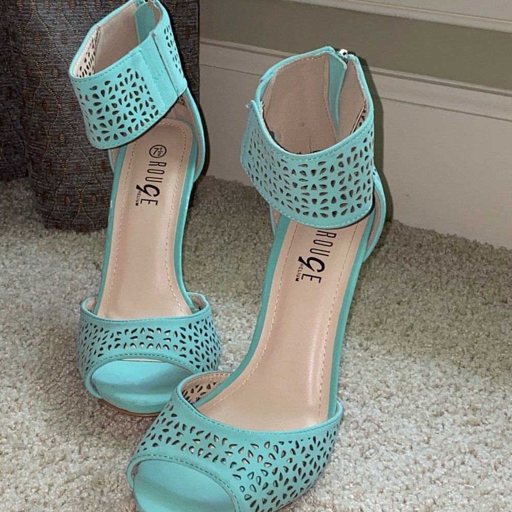 Blue heels - Picture 2 of 2